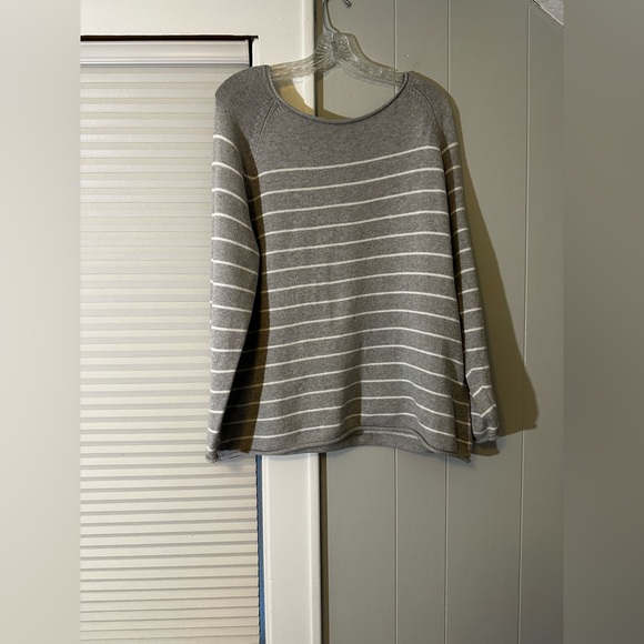 Eddie Bauer Women’s Gray Striped Knit Sweater XL EUC - Picture 2 of 4